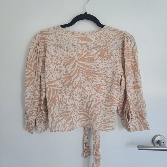 Linen Wrap Top - Picture 4 of 6